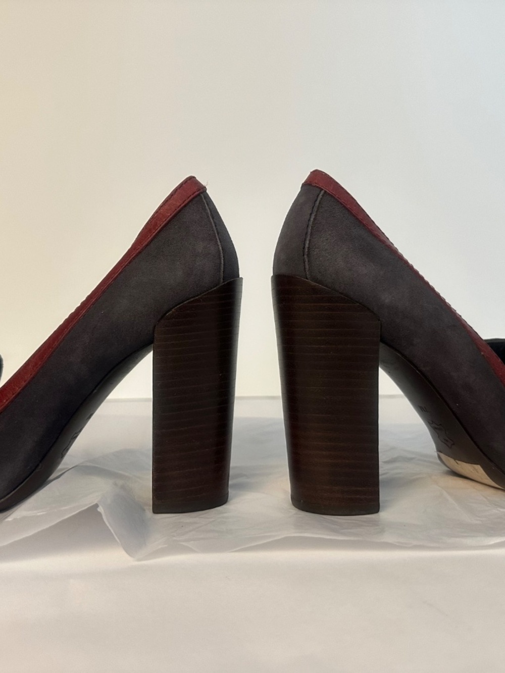 Tory Burch suede high heel howie pump size 7 dark navy - Picture 3 of 6
